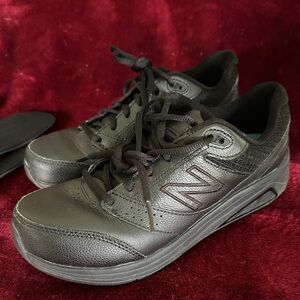 New Balance Women’s walking tennis shoes